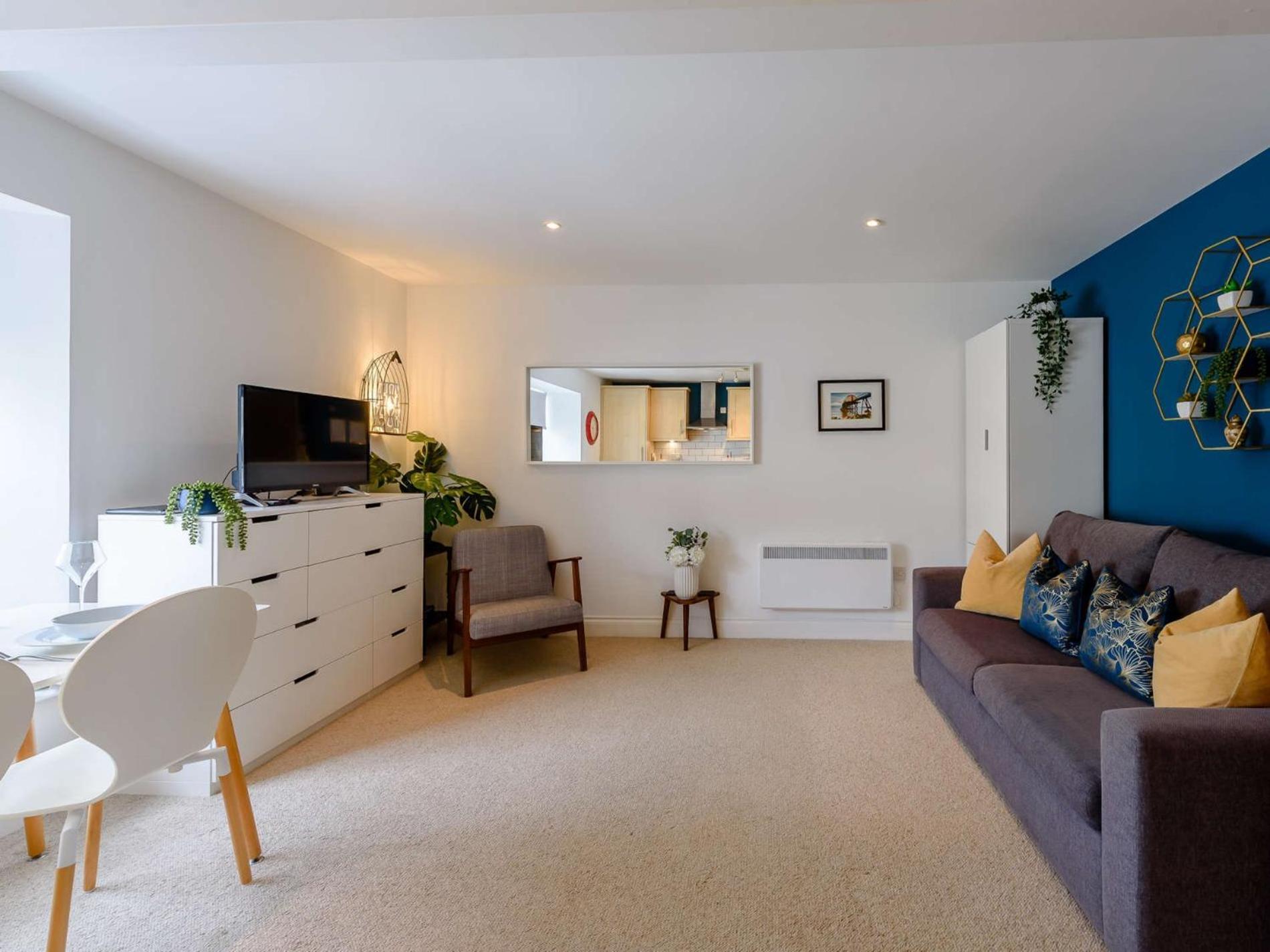 1 Bed In Fb056 * Tenby
