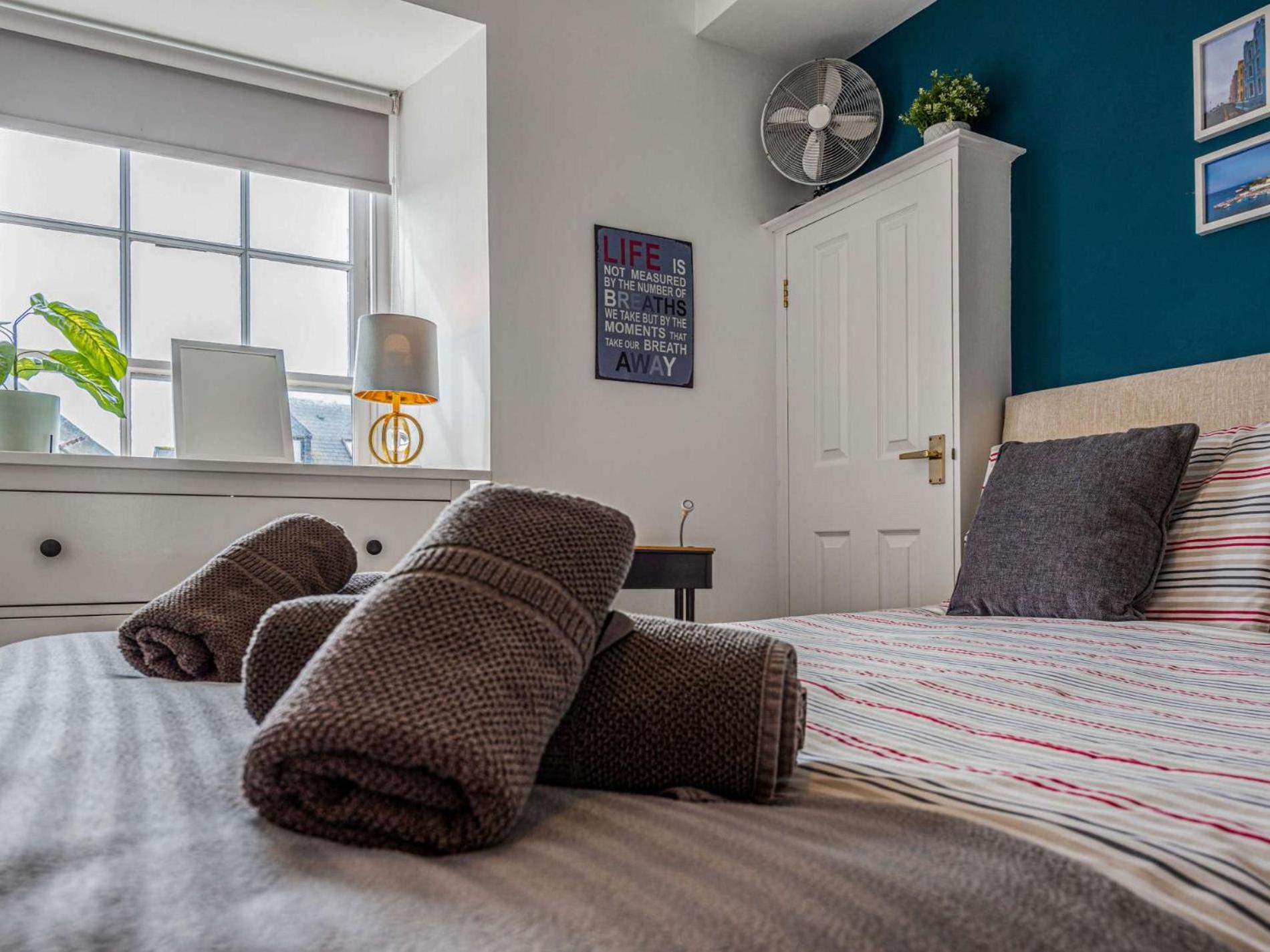 1 Bed In Fb056 * Tenby