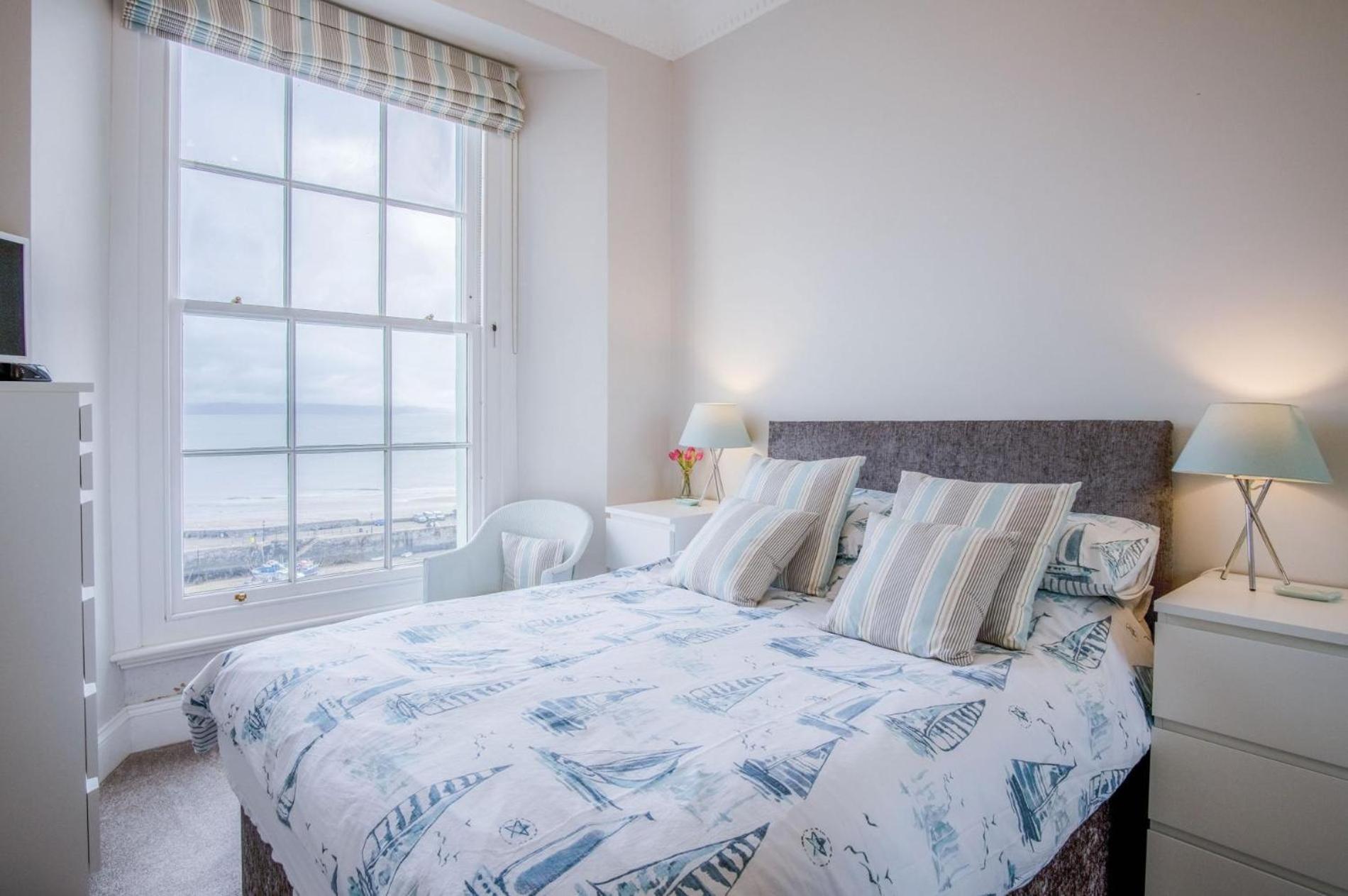 Belle Vue Court - 2 Bedroom - Tenby