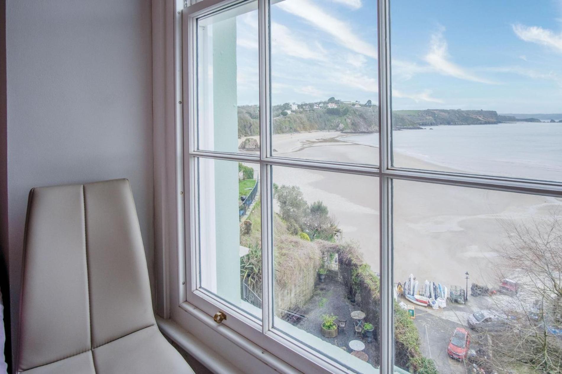 Belle Vue Court - 2 Bedroom - * Tenby