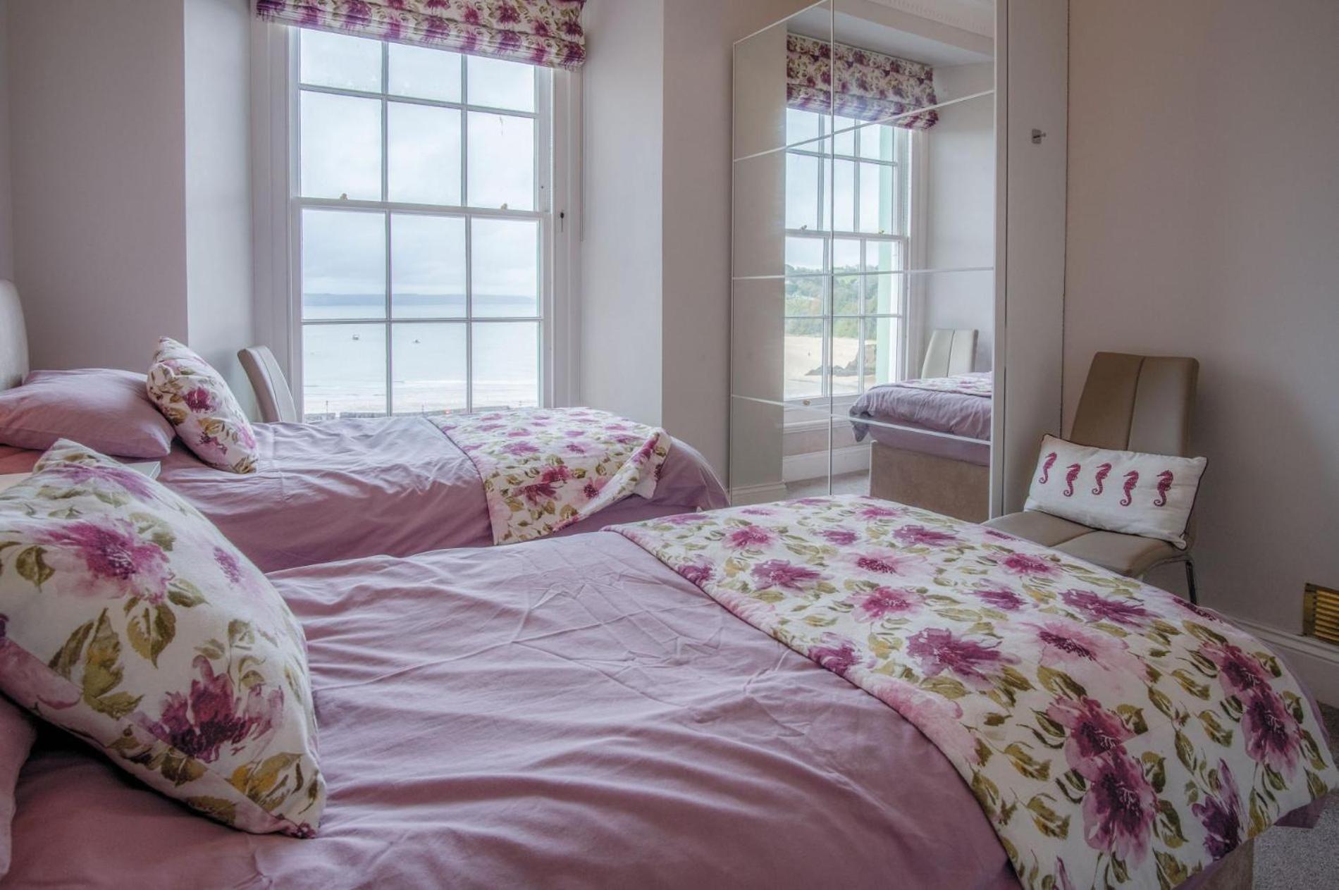 Belle Vue Court - 2 Bedroom - Apartment Tenby