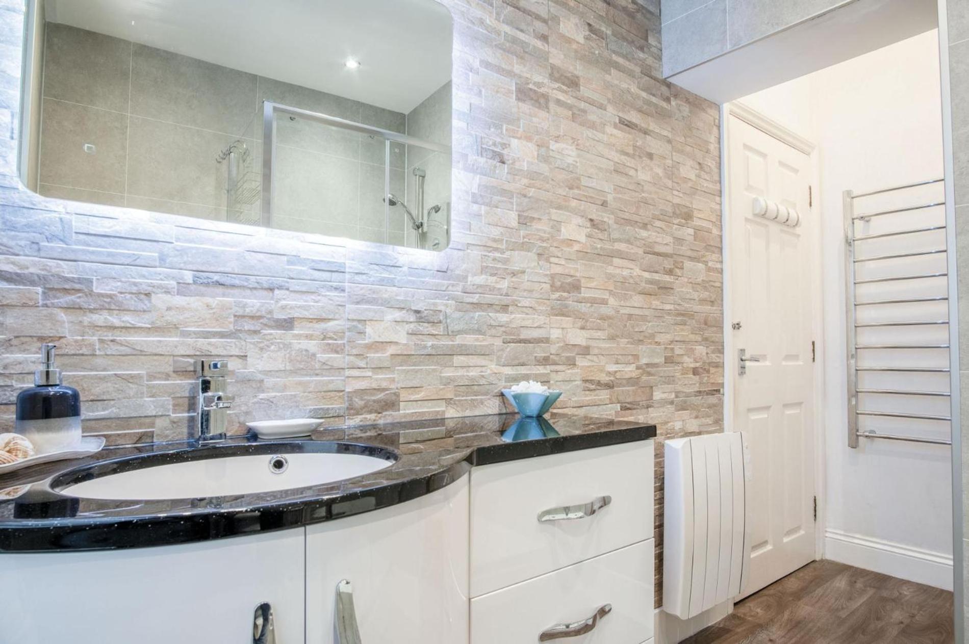 Belle Vue Court - 2 Bedroom - *