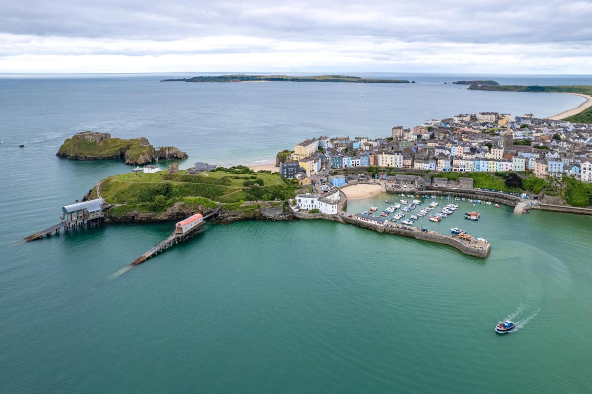 Connaught House - Location Near The Tenby