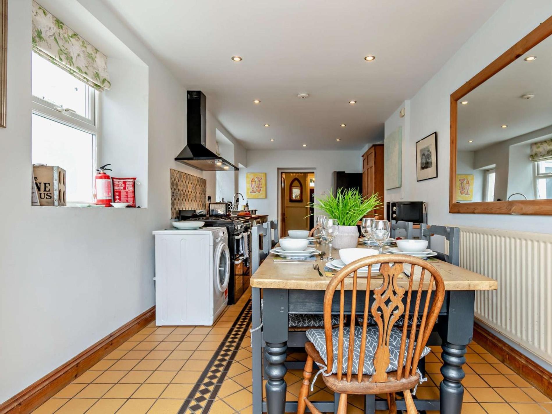 4 Bed In Fb193 *