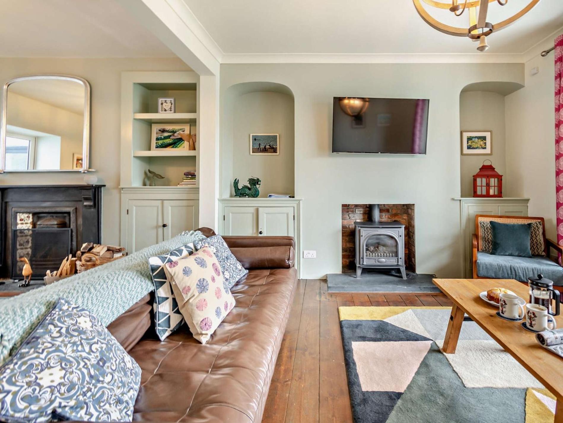 4 Bed In Fb193 * Tenby