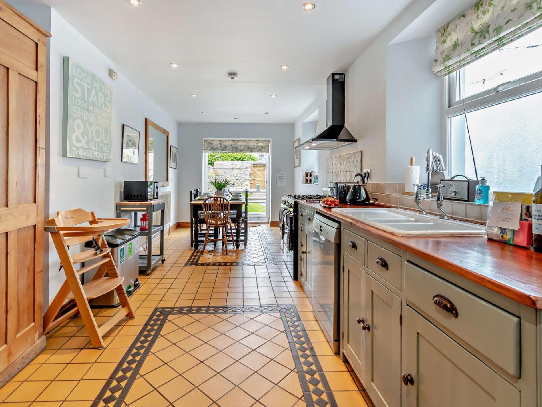 4 Bed In Fb193 Holiday home