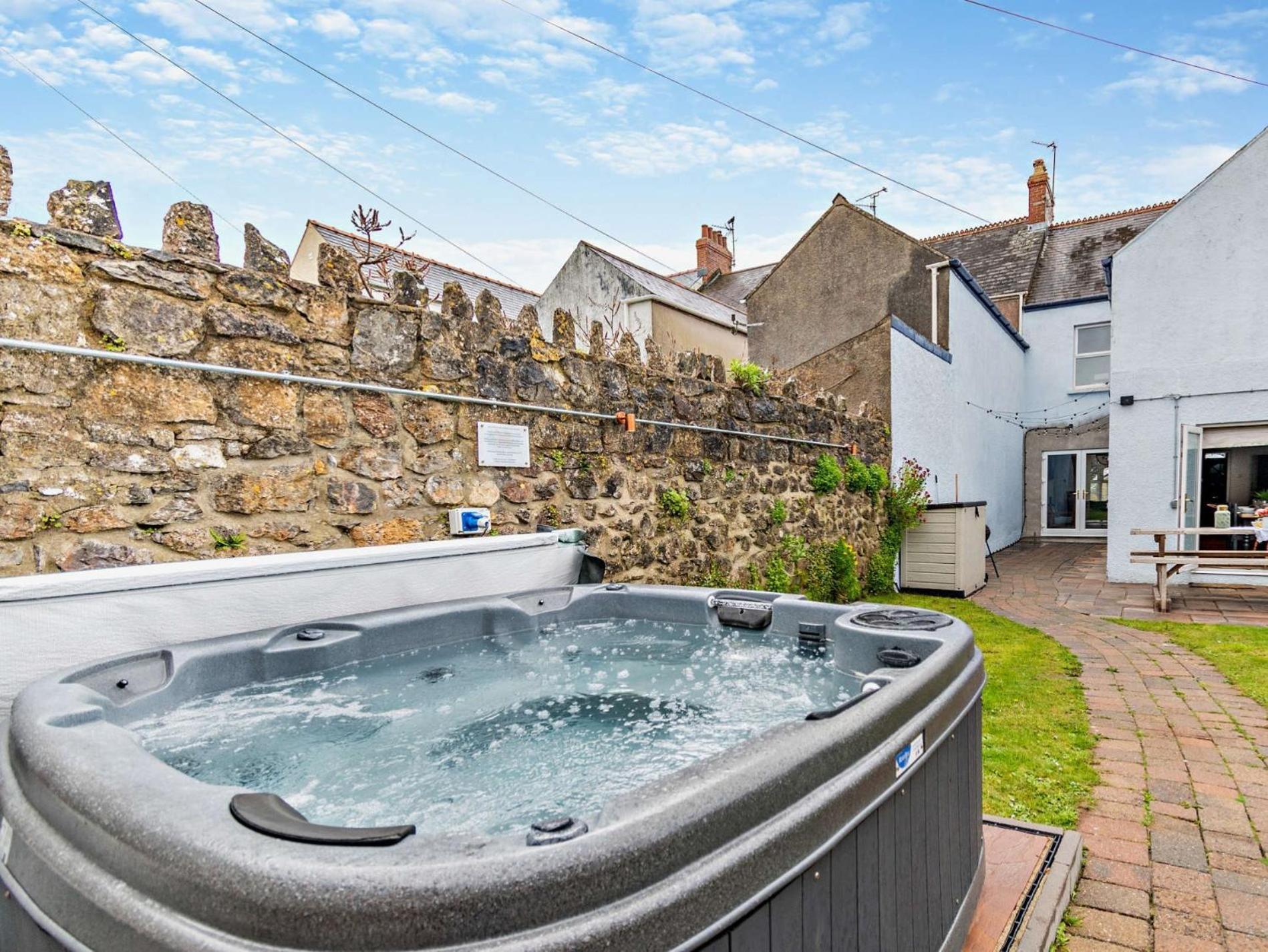 4 Bed In Fb193 Holiday home *