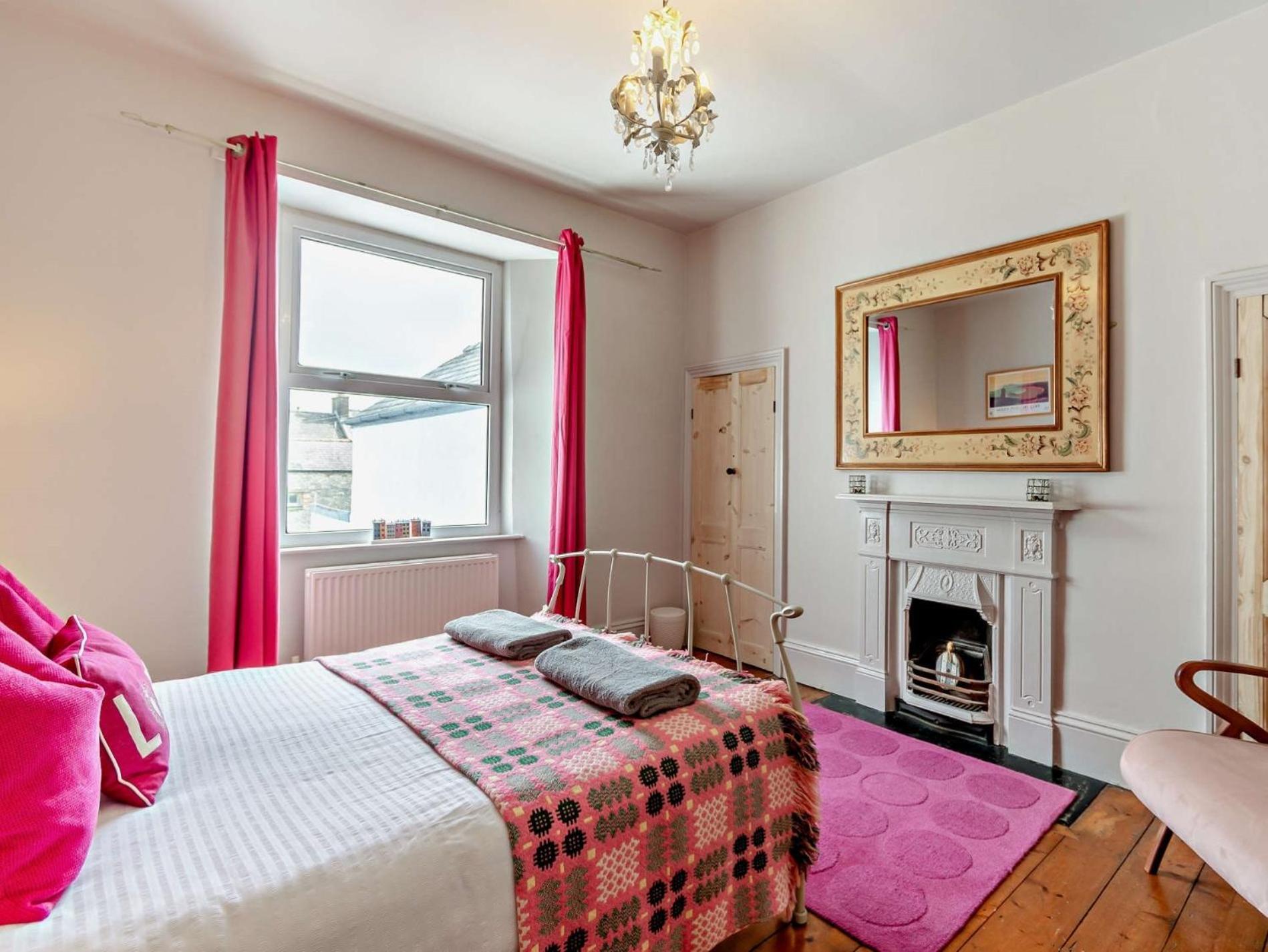 4 Bed In Fb193