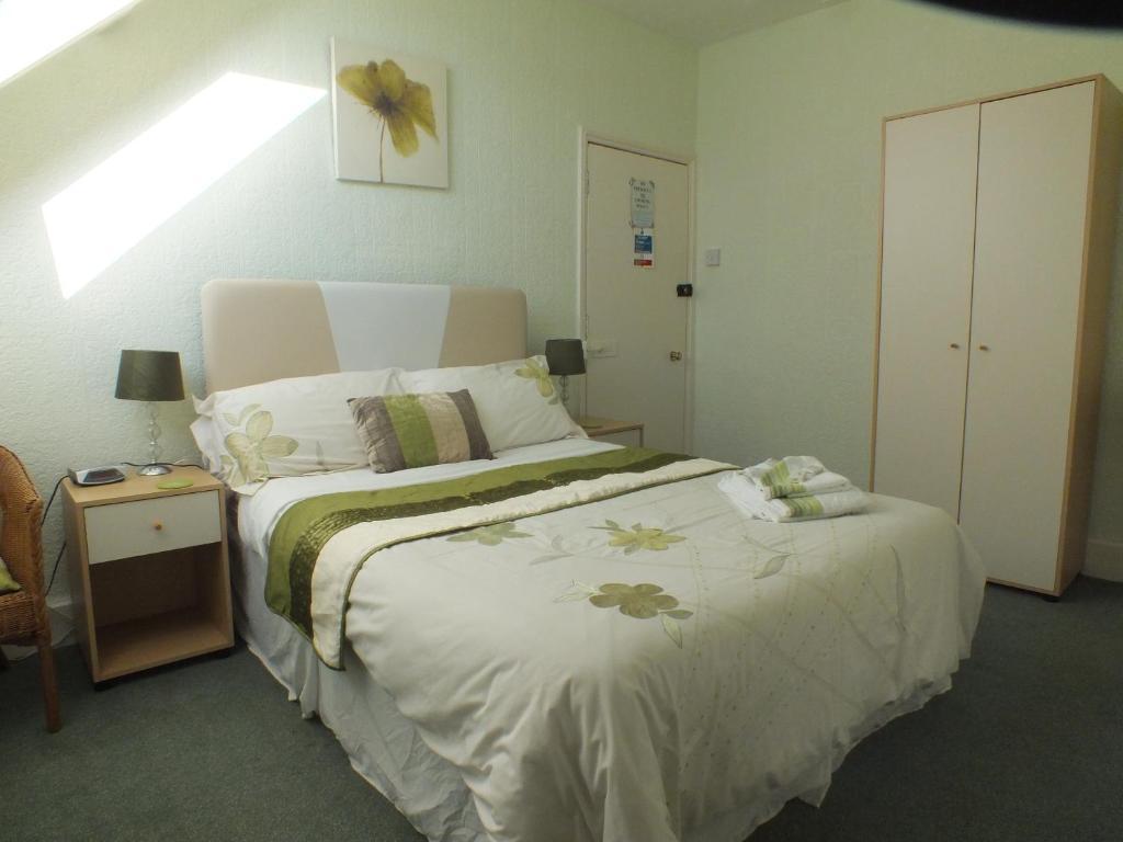 Taormina Guest house Tenby