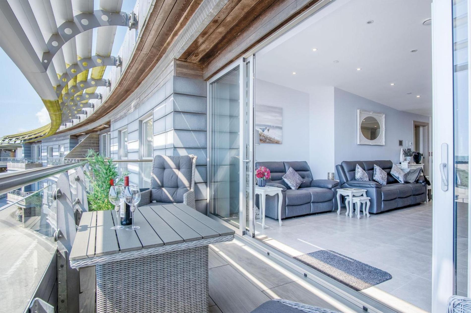 Waters Edge - 2 Bedroom - Apartment *