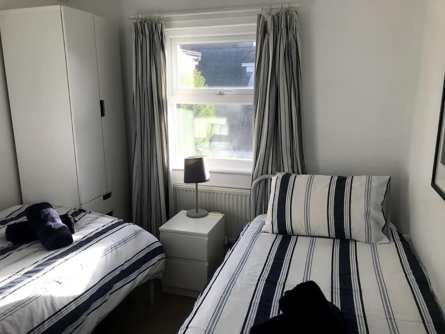 Superbly Located * Tenby