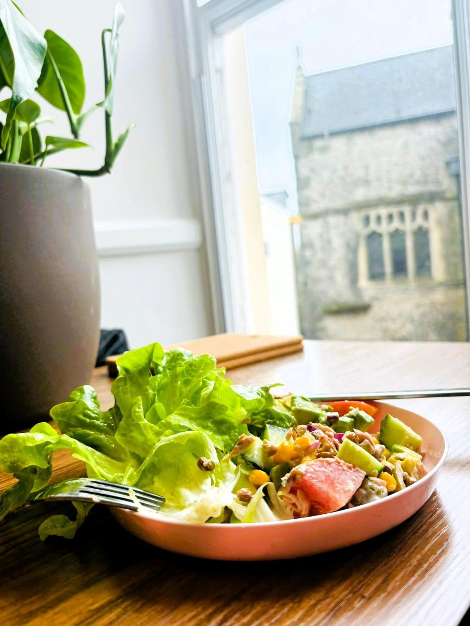 Apartment 2 Treasured Tenbyaprtmt In Town For 4 *