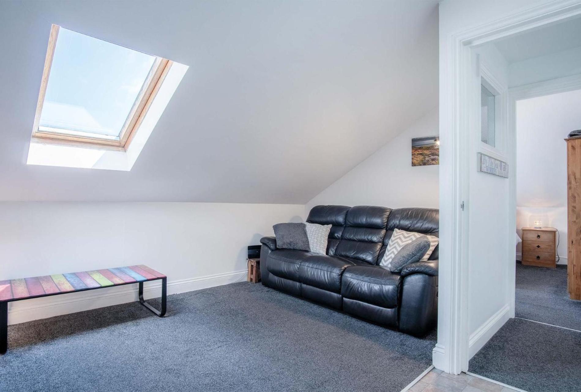 Rooftops - 1 Bedroom - Tenby