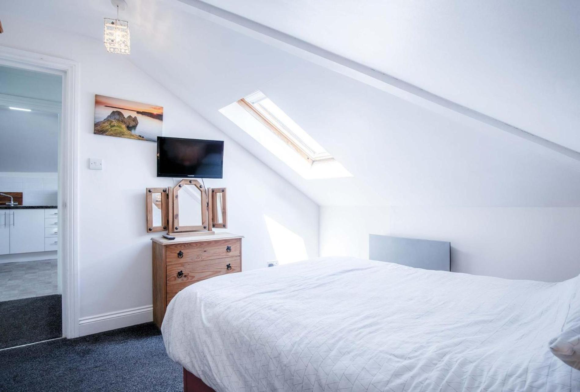 Apartment Rooftops - 1 Bedroom -