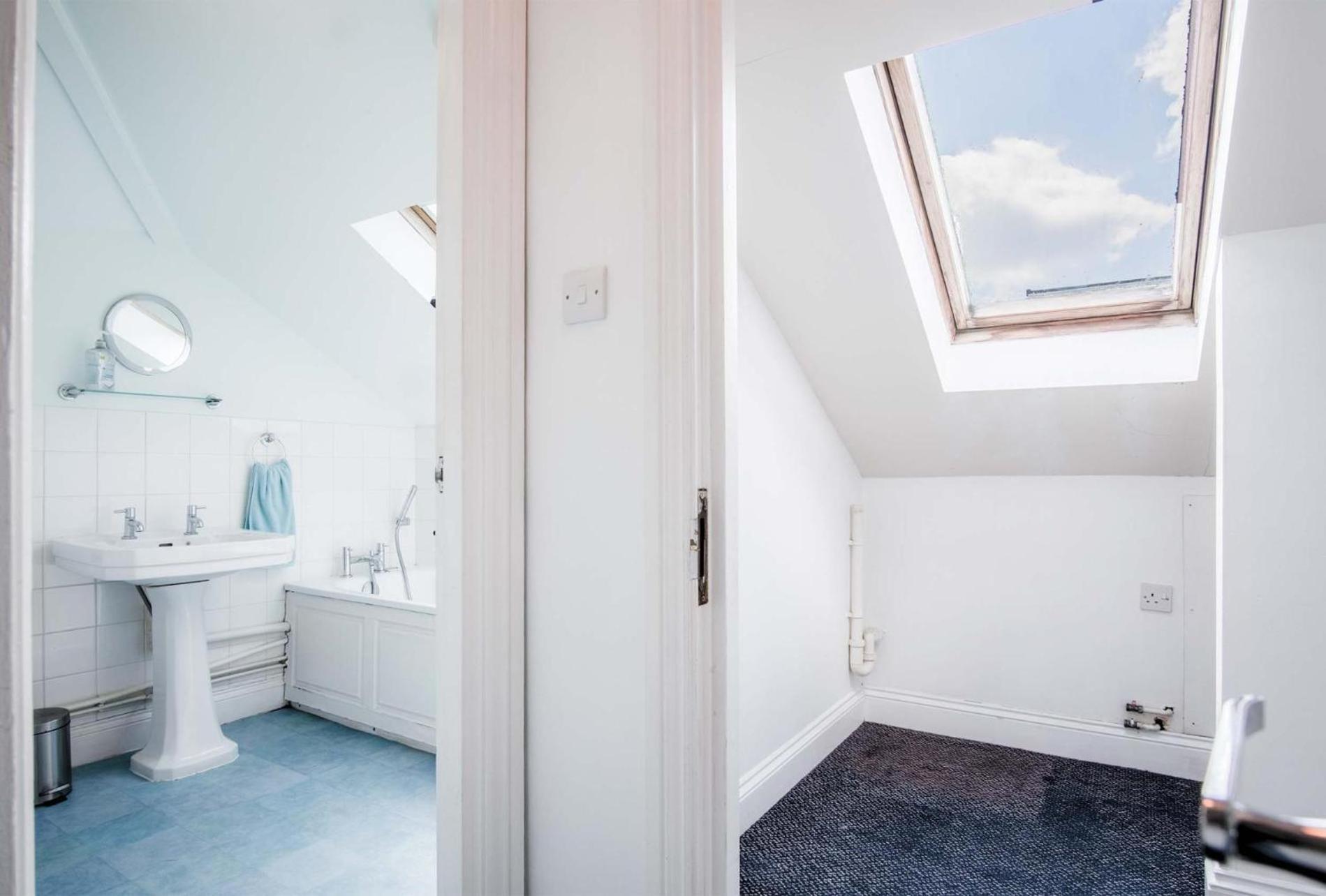 Rooftops - 1 Bedroom - * Tenby
