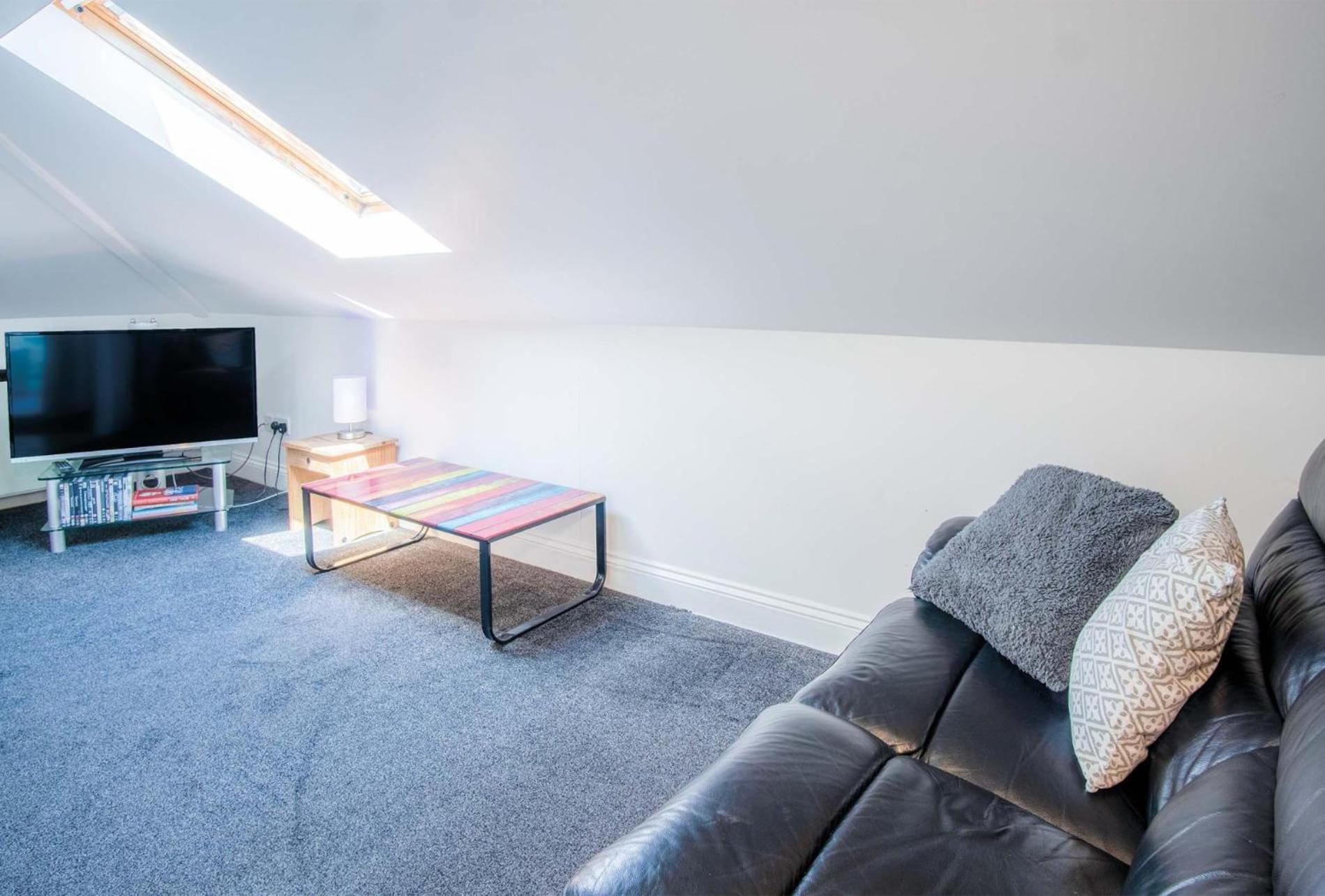 Rooftops - 1 Bedroom - Apartment
