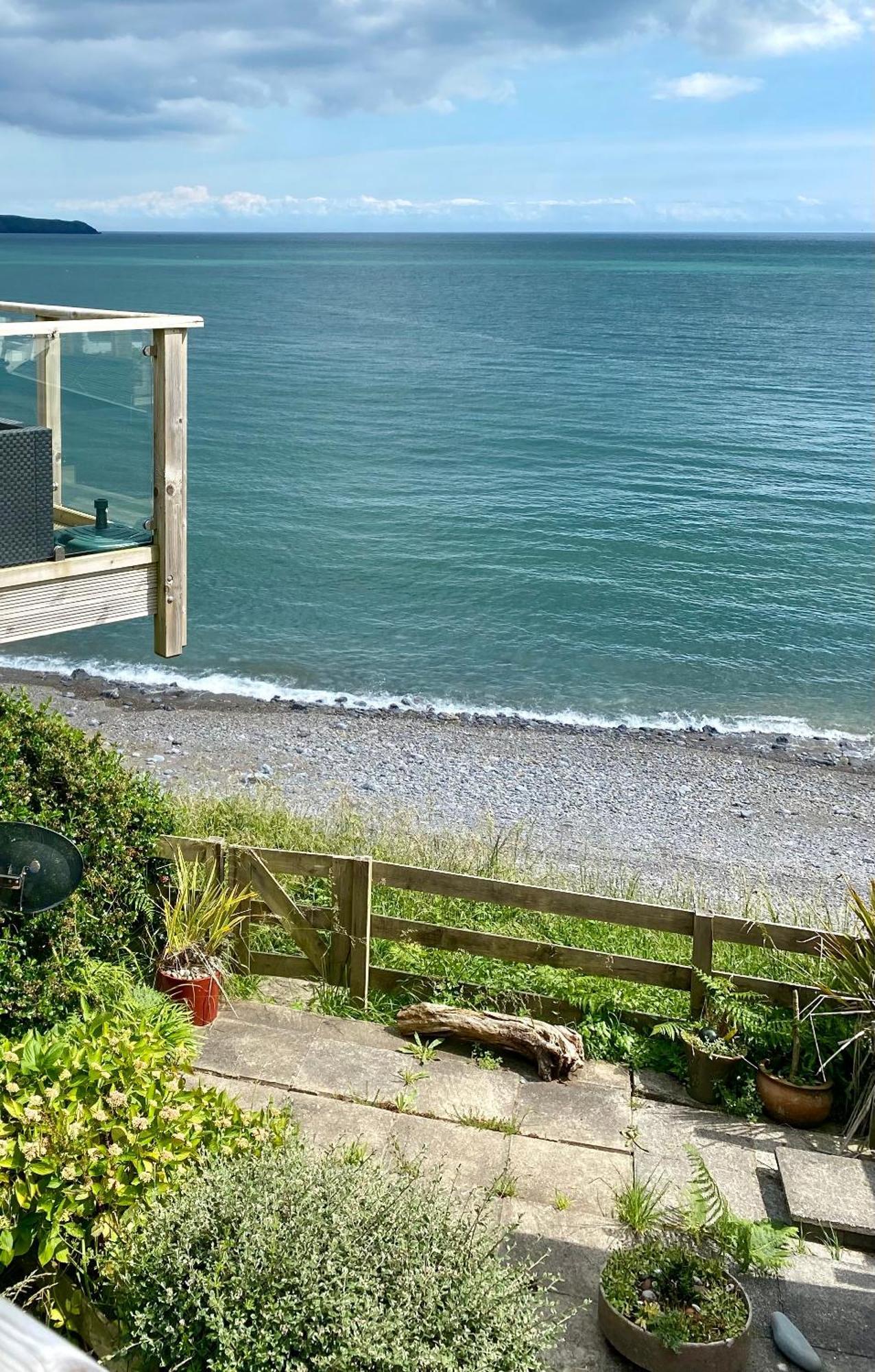 Static Caravan At Lydstep Holiday home *