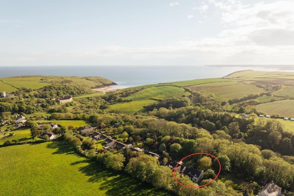 Holiday home Manorbier Spacious Near Tenby
