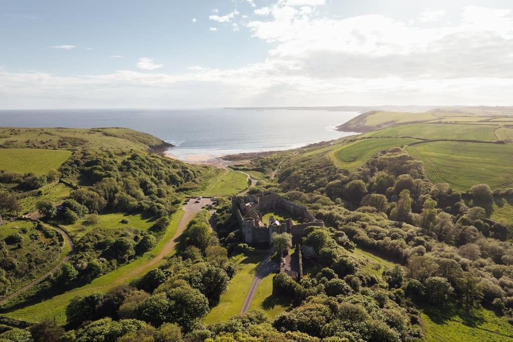 Manorbier Spacious Near Tenby