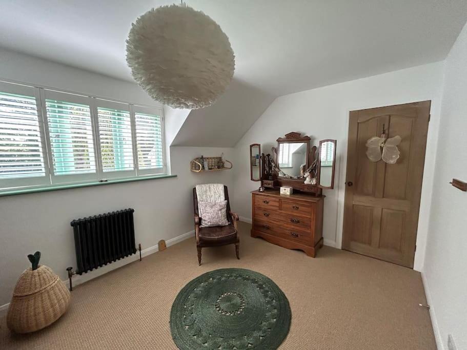 Manorbier Spacious Near * Tenby