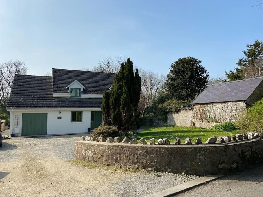 Manorbier Spacious Near Holiday home