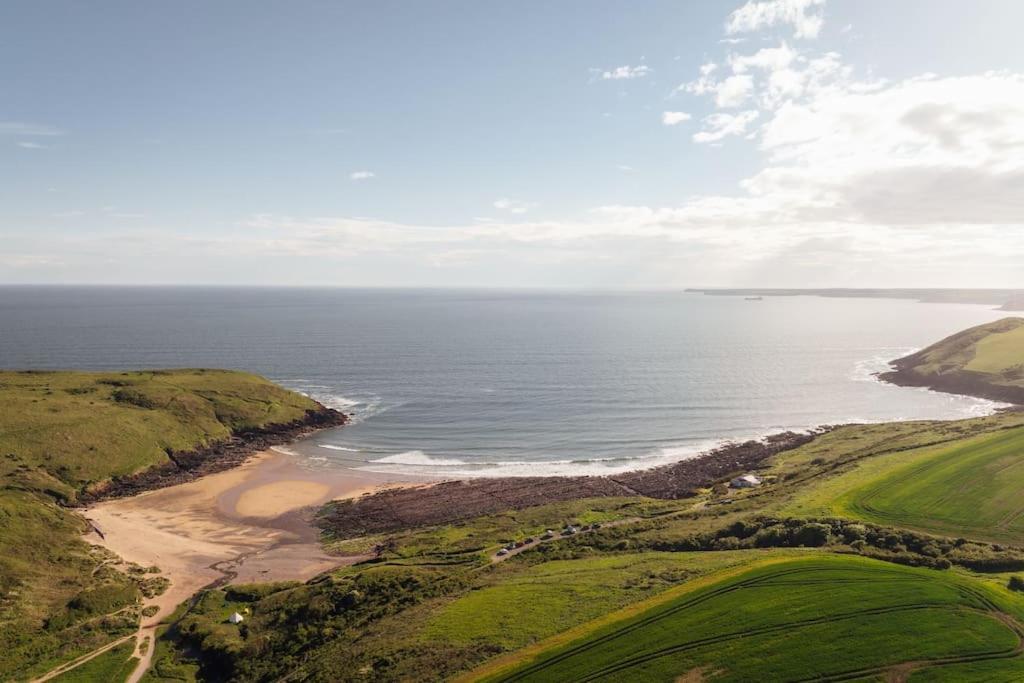 Holiday home Manorbier Spacious Near Tenby