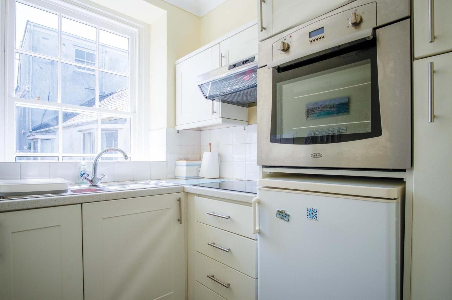 Apartment 5 Belle Vue Court - 2 Bedroom -