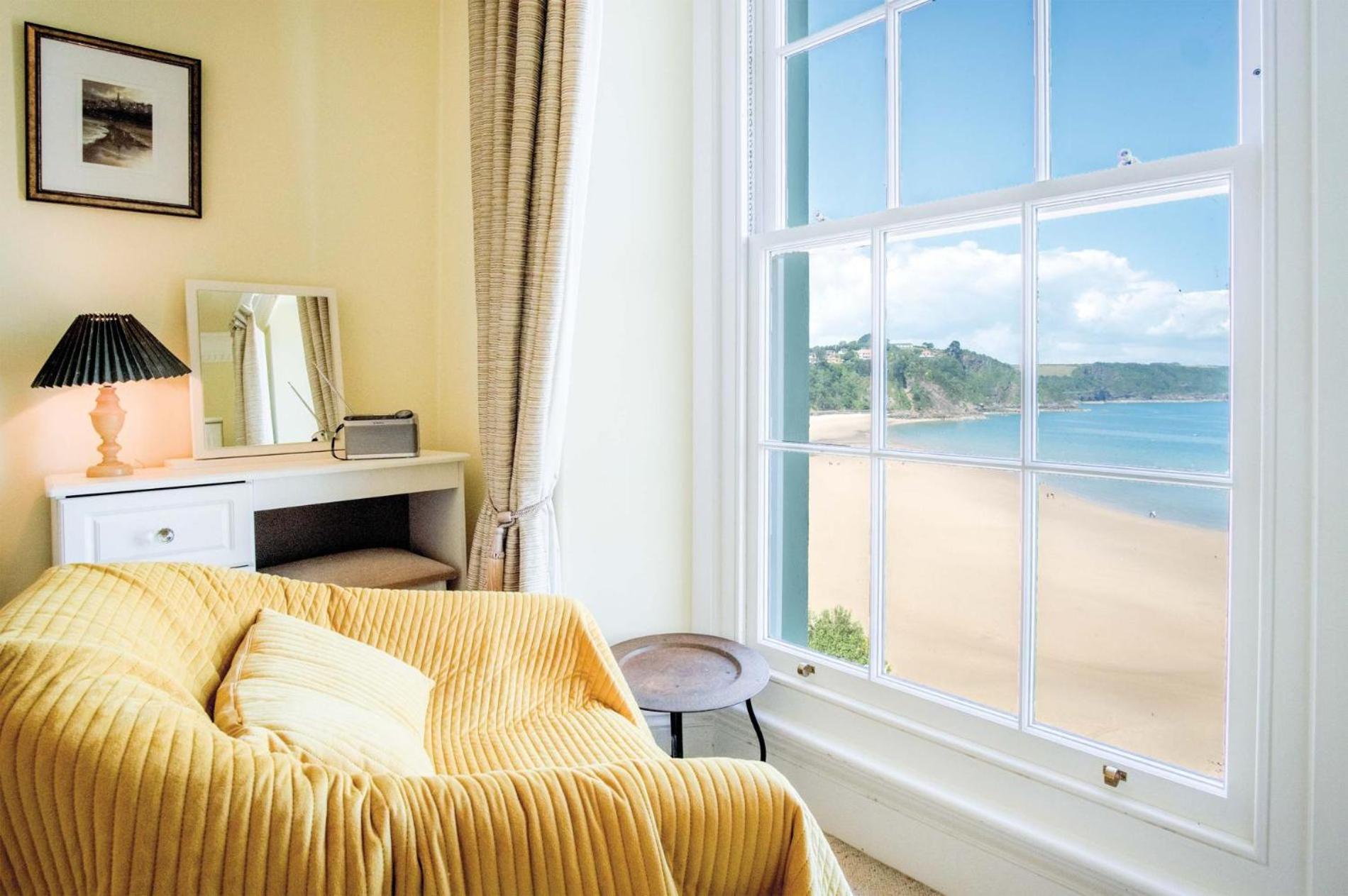 Apartment 5 Belle Vue Court - 2 Bedroom -
