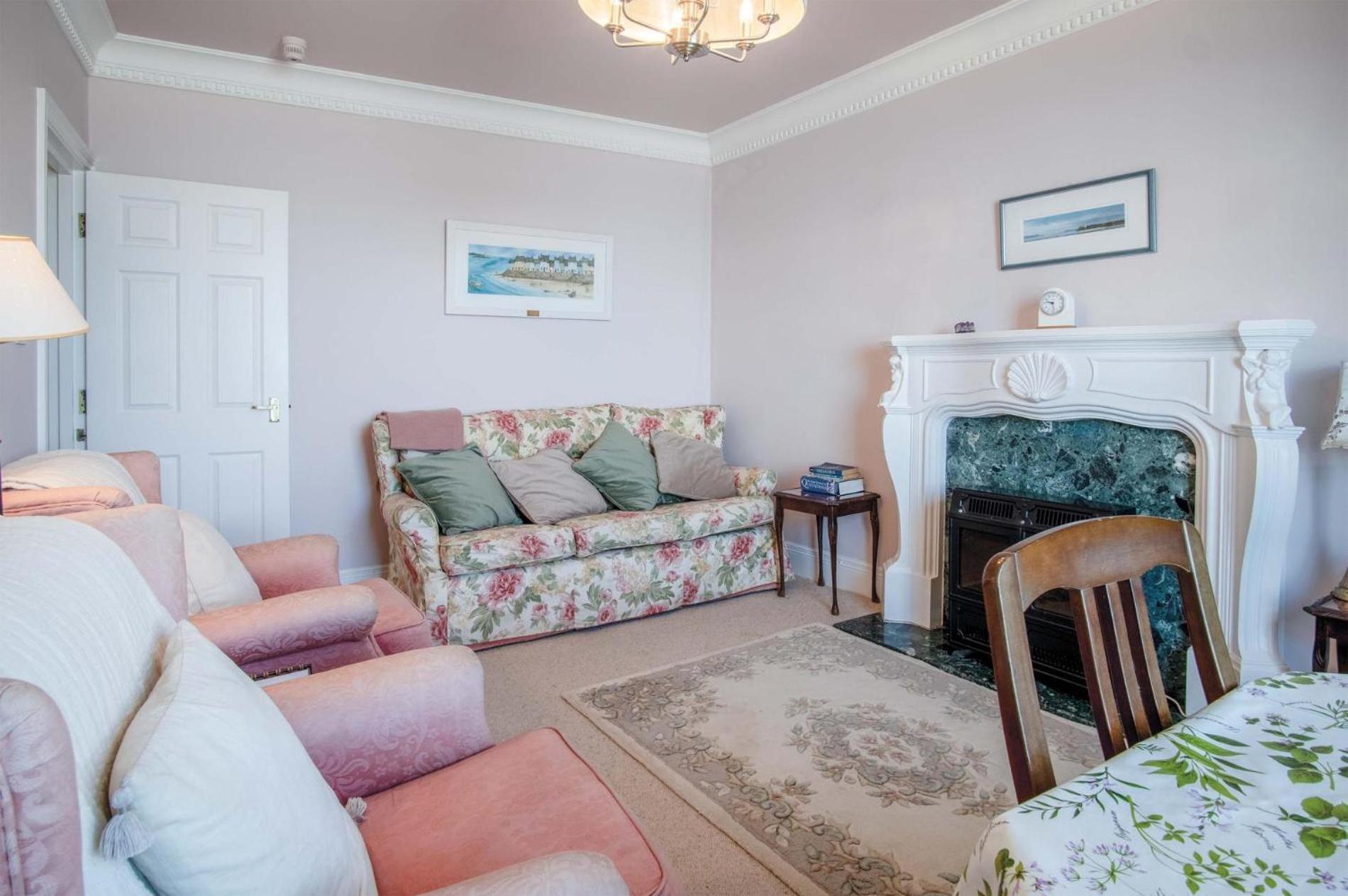 5 Belle Vue Court - 2 Bedroom - *