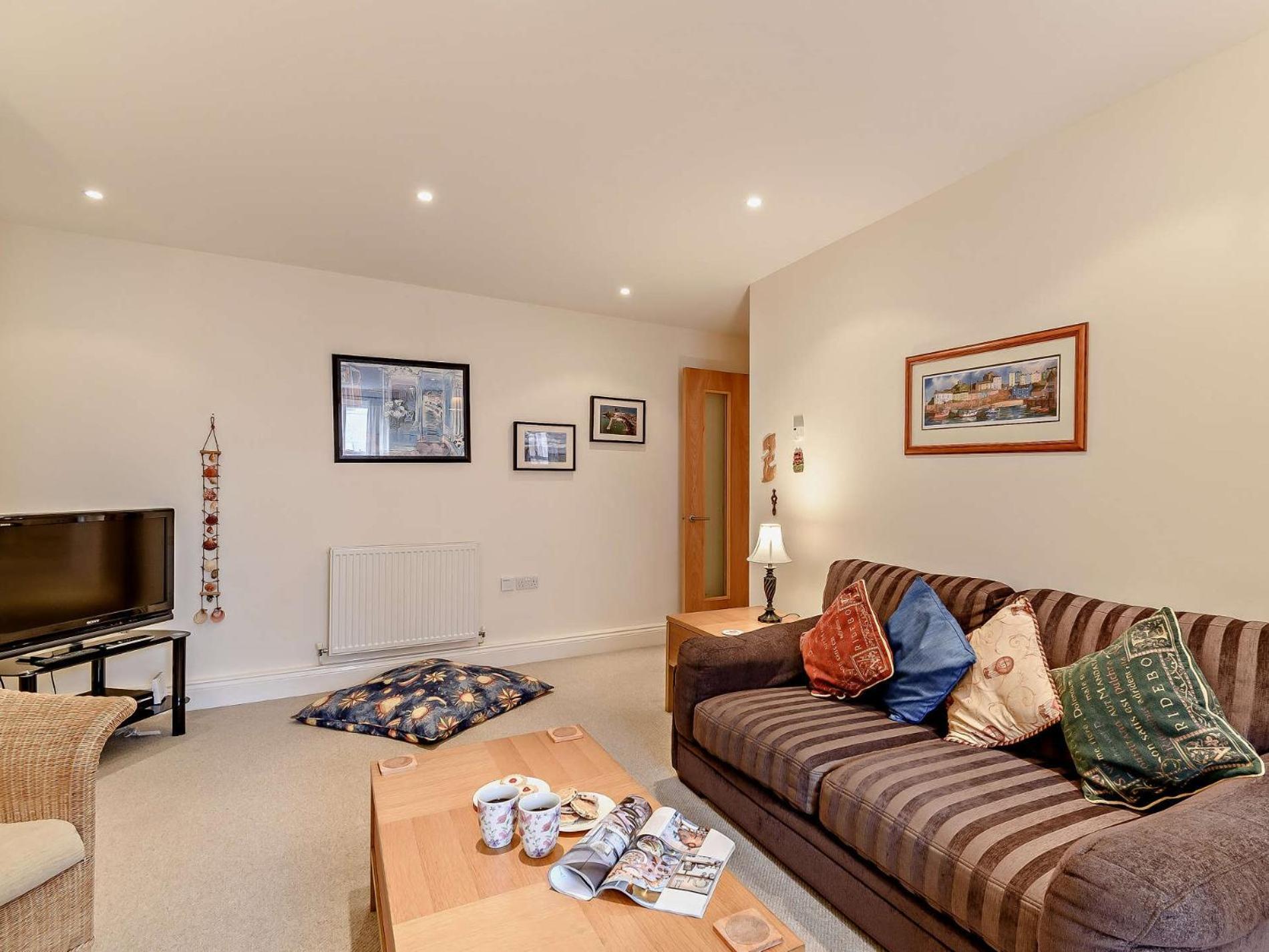 3 Bed In Fb053 Apartment Tenby