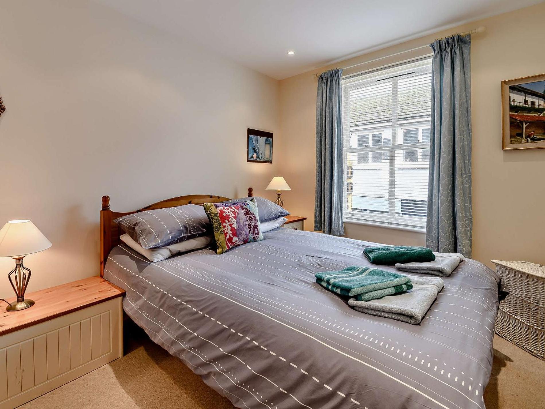 Apartment 3 Bed In Fb053 Tenby