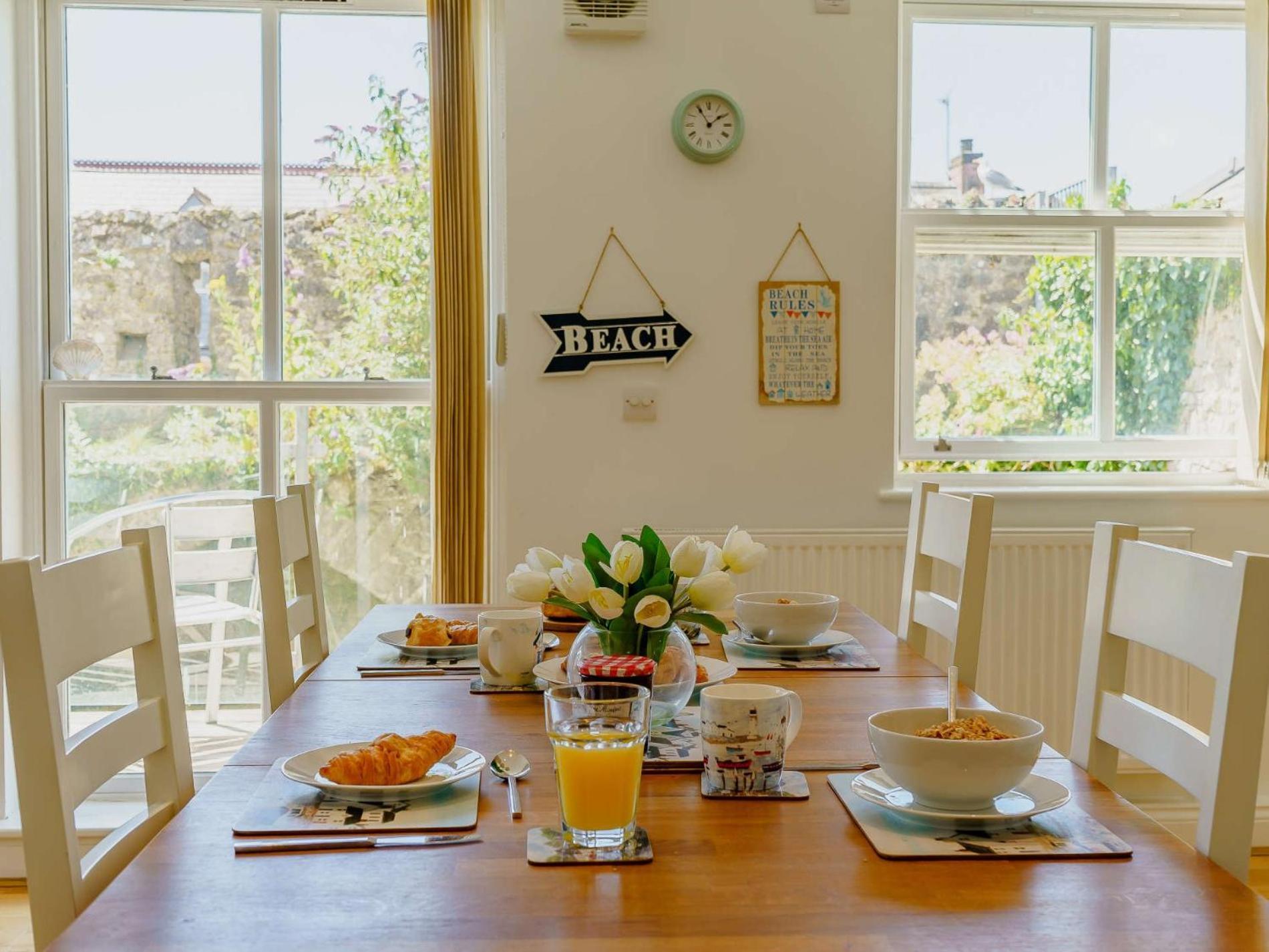 2 Bed In 88738 Tenby