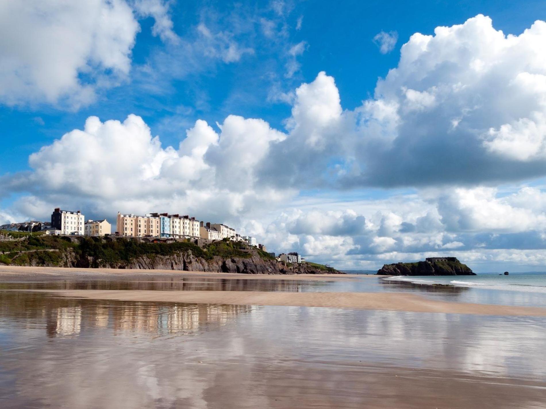 2 Bed In Fb284 * Tenby