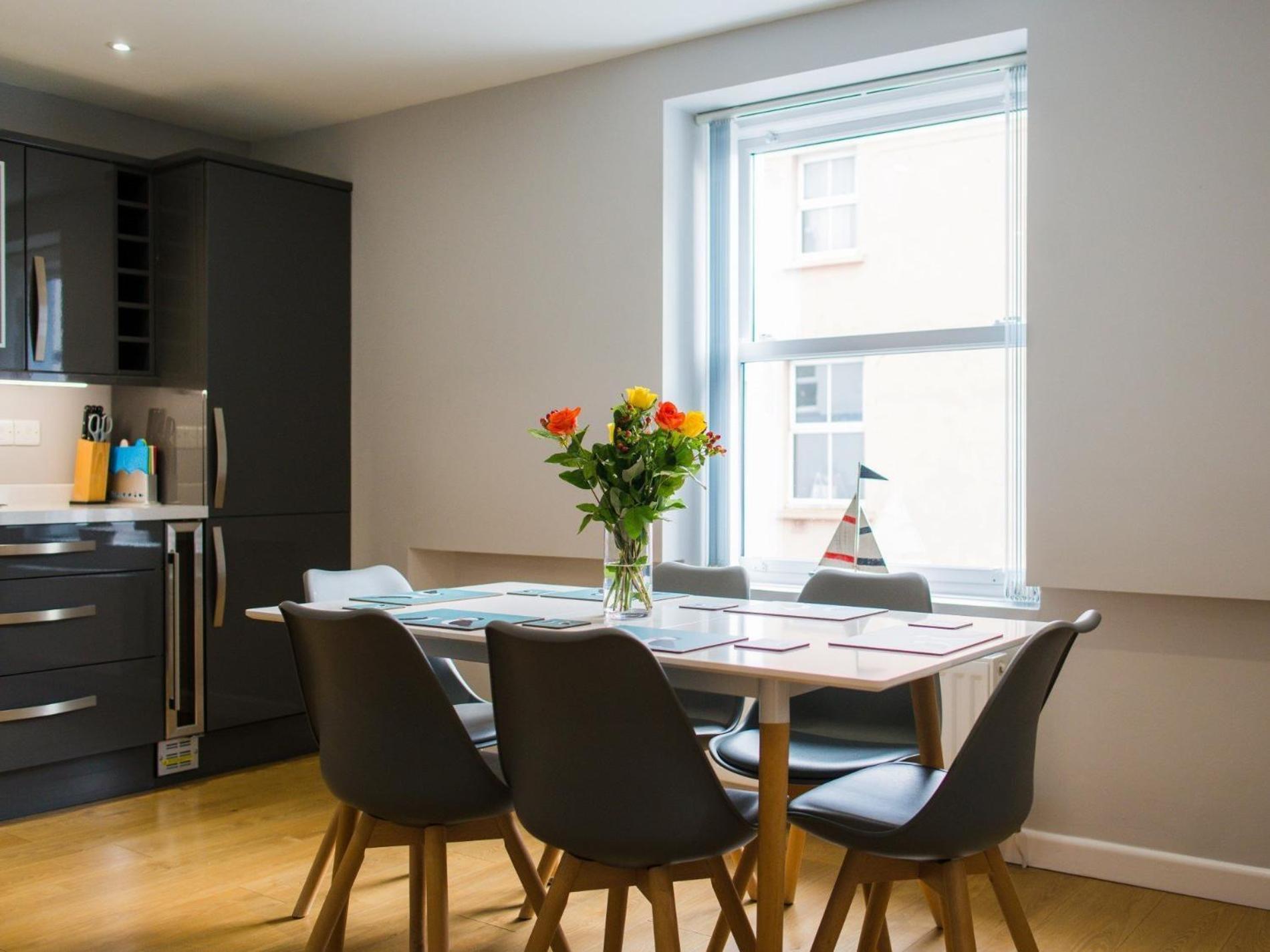 Apartment 2 Bed In Fb284