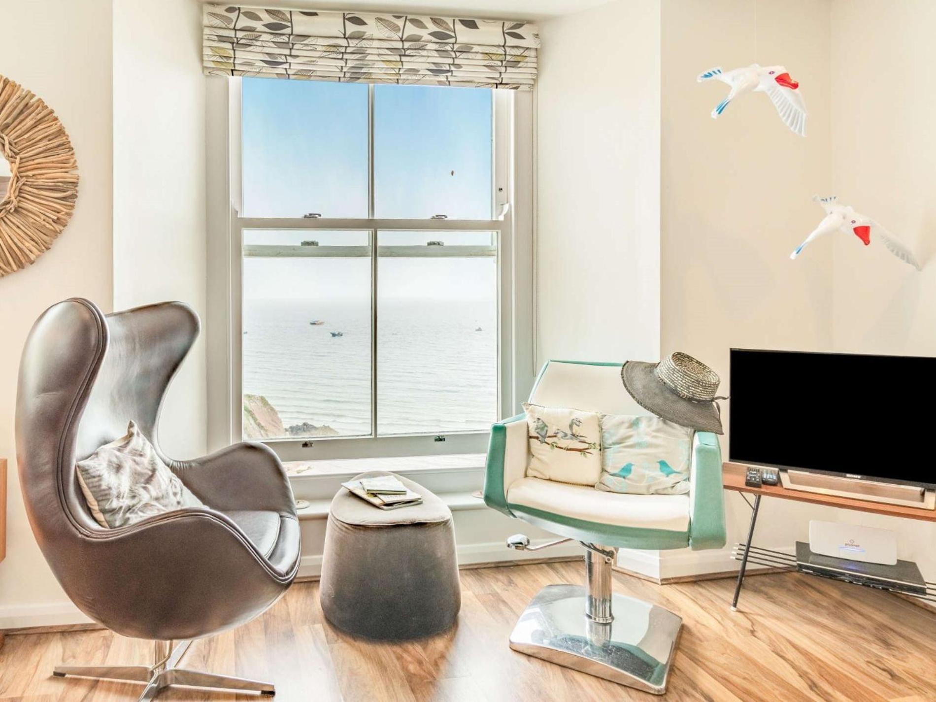 2 Bed In Fb110 Tenby