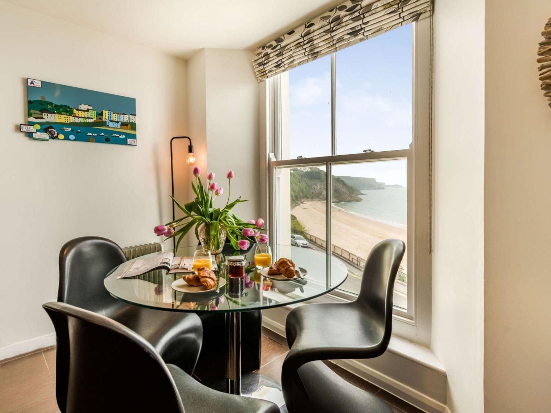 2 Bed In Fb110 Tenby