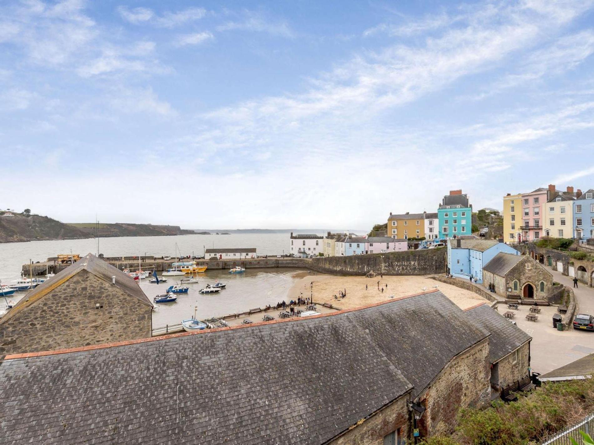 3 Bed In Fb095 Holiday home Tenby