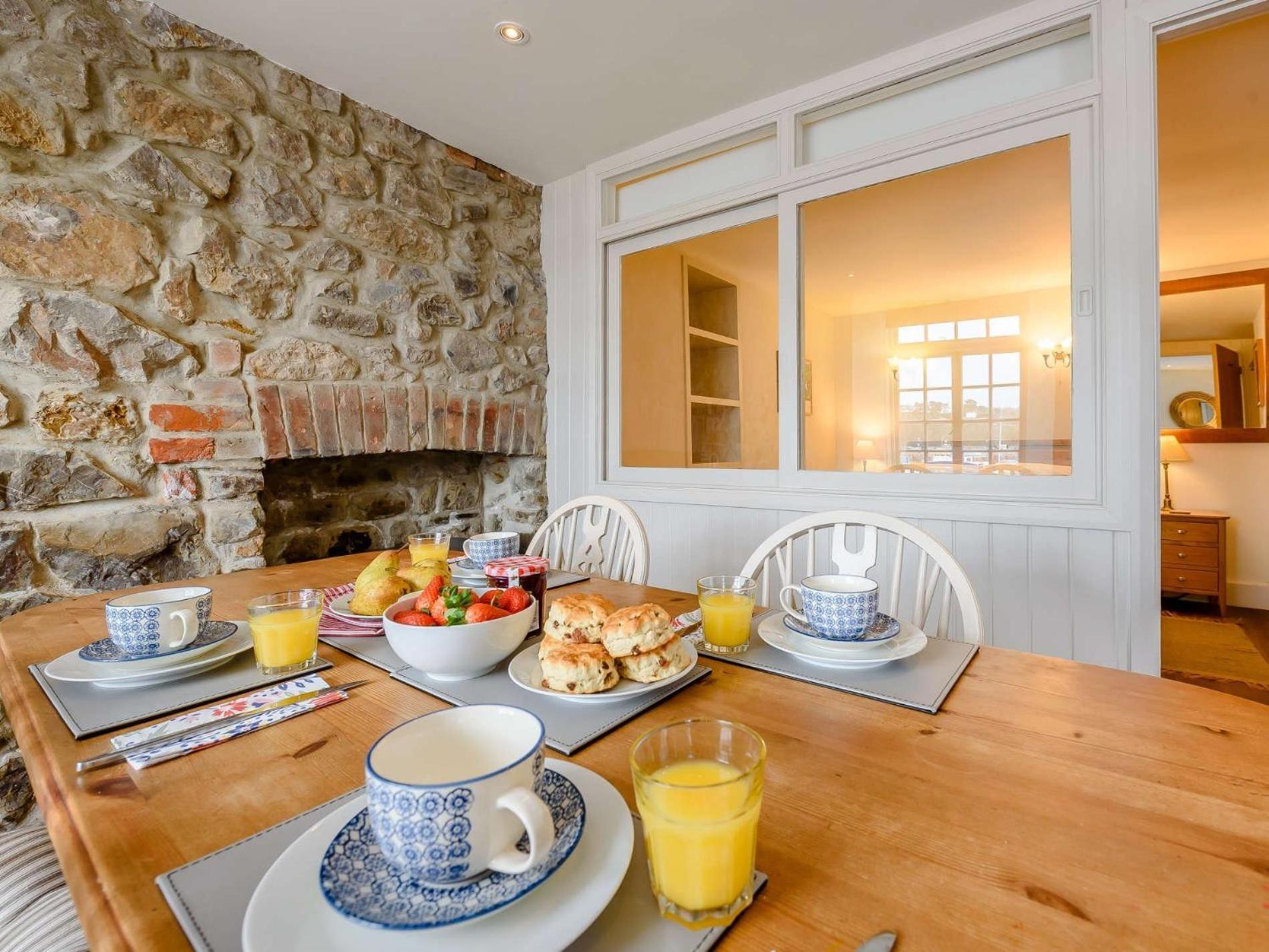 3 Bed In Fb095 *