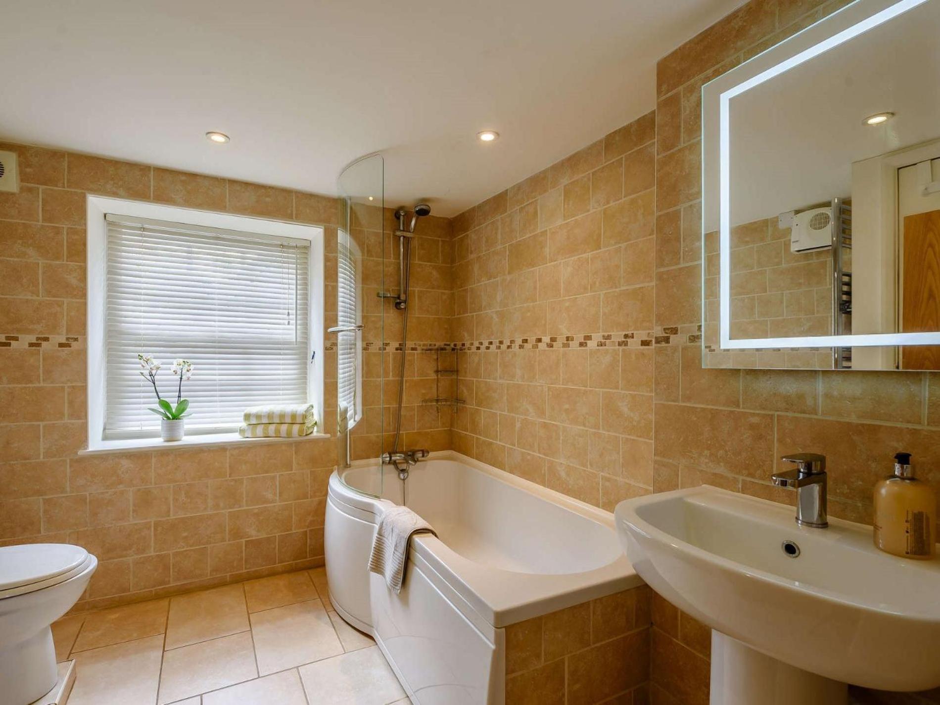 3 Bed In Fb095 Tenby