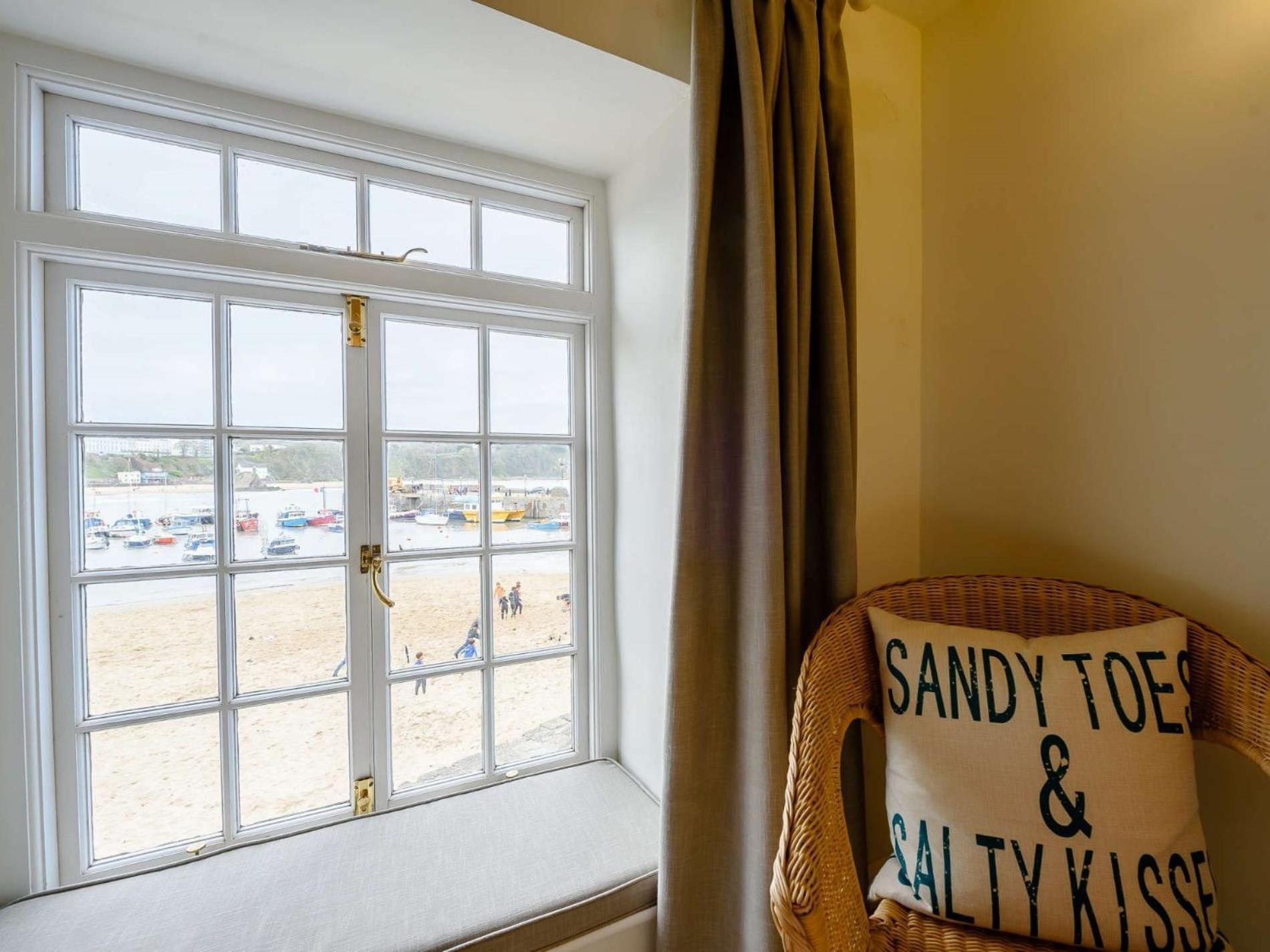 3 Bed In Fb095 Tenby