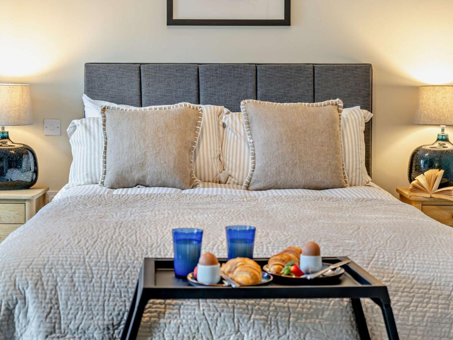 2 Bed In 94318 *