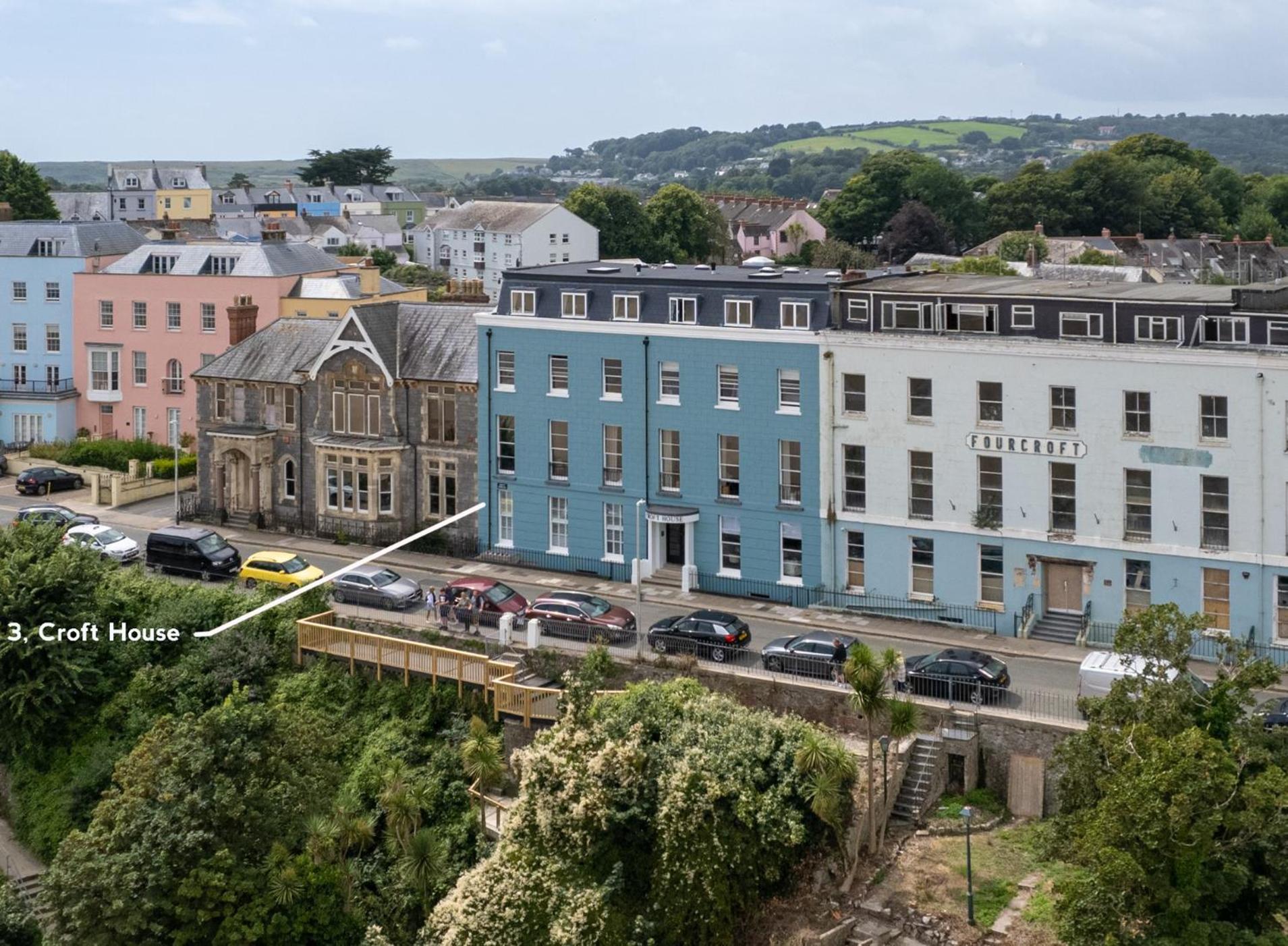 3 Croft House - Front Sea Views Parking Tenby