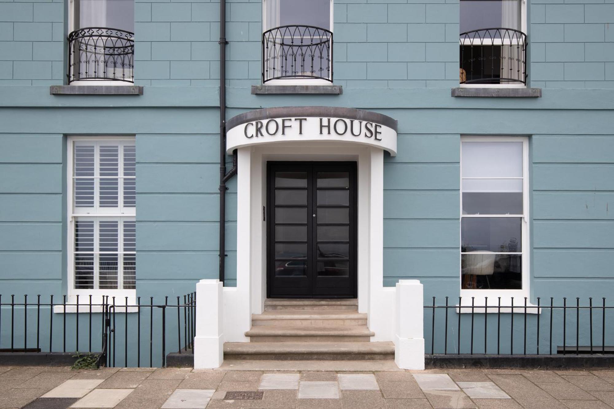 Apartment 3 Croft House - Front Sea Views Parking *