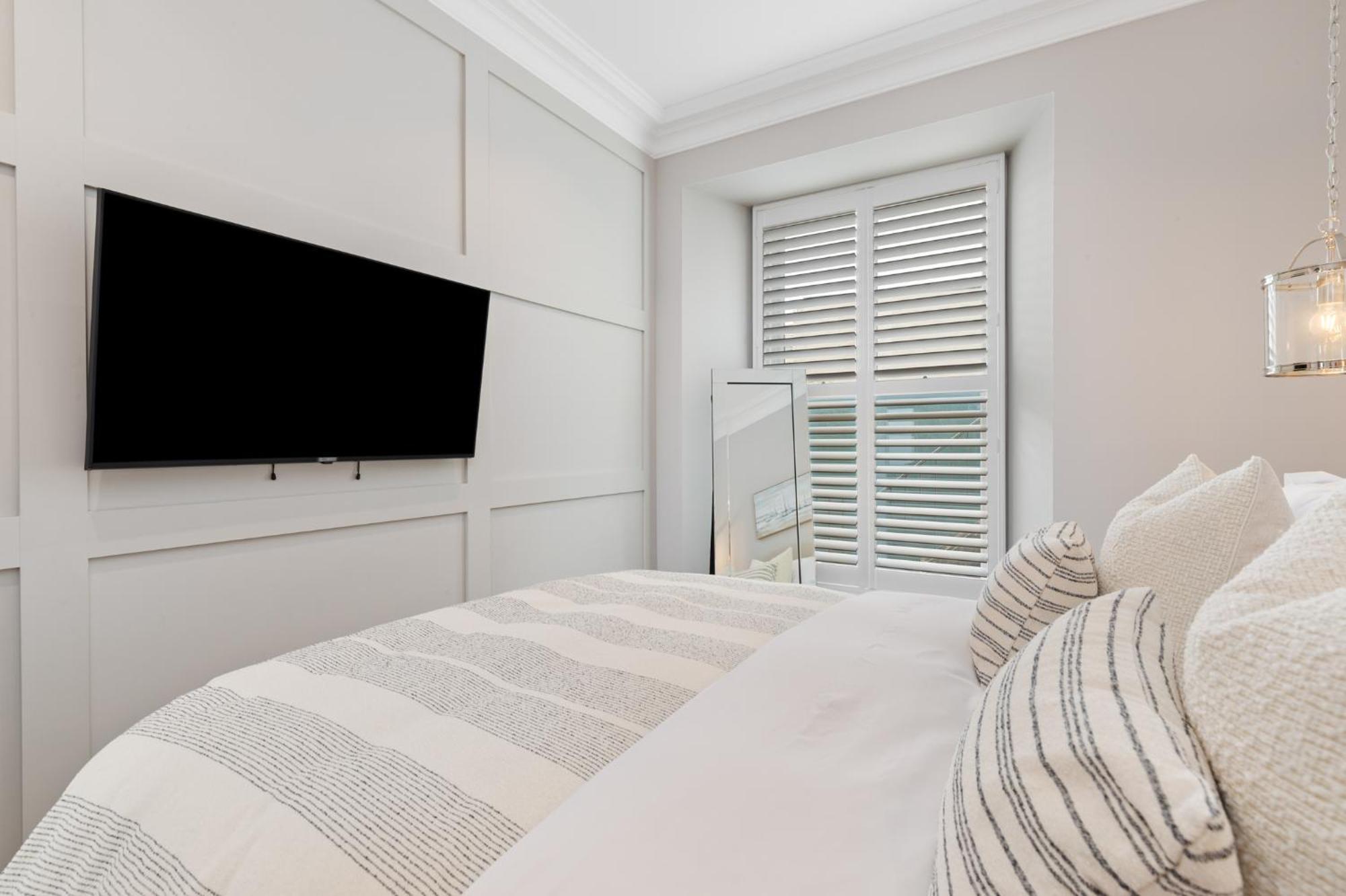 3 Croft House - Front Sea Views Parking Apartment