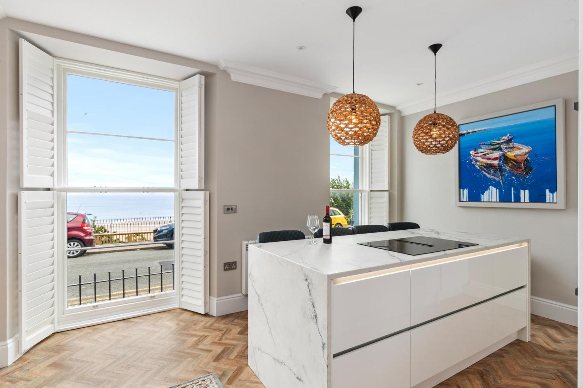 3 Croft House - Front Sea Views Parking * Tenby