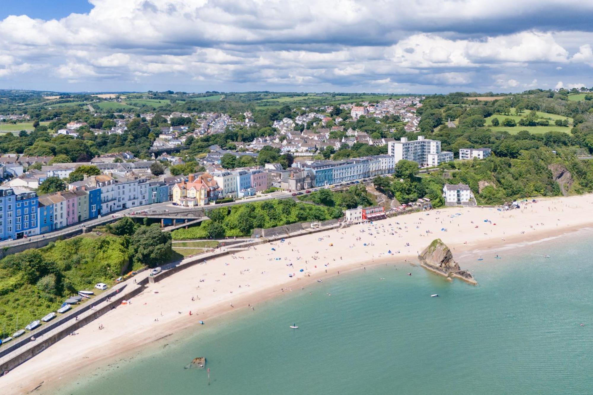 Holiday home Nash House - Seafront With Parking Close To Town