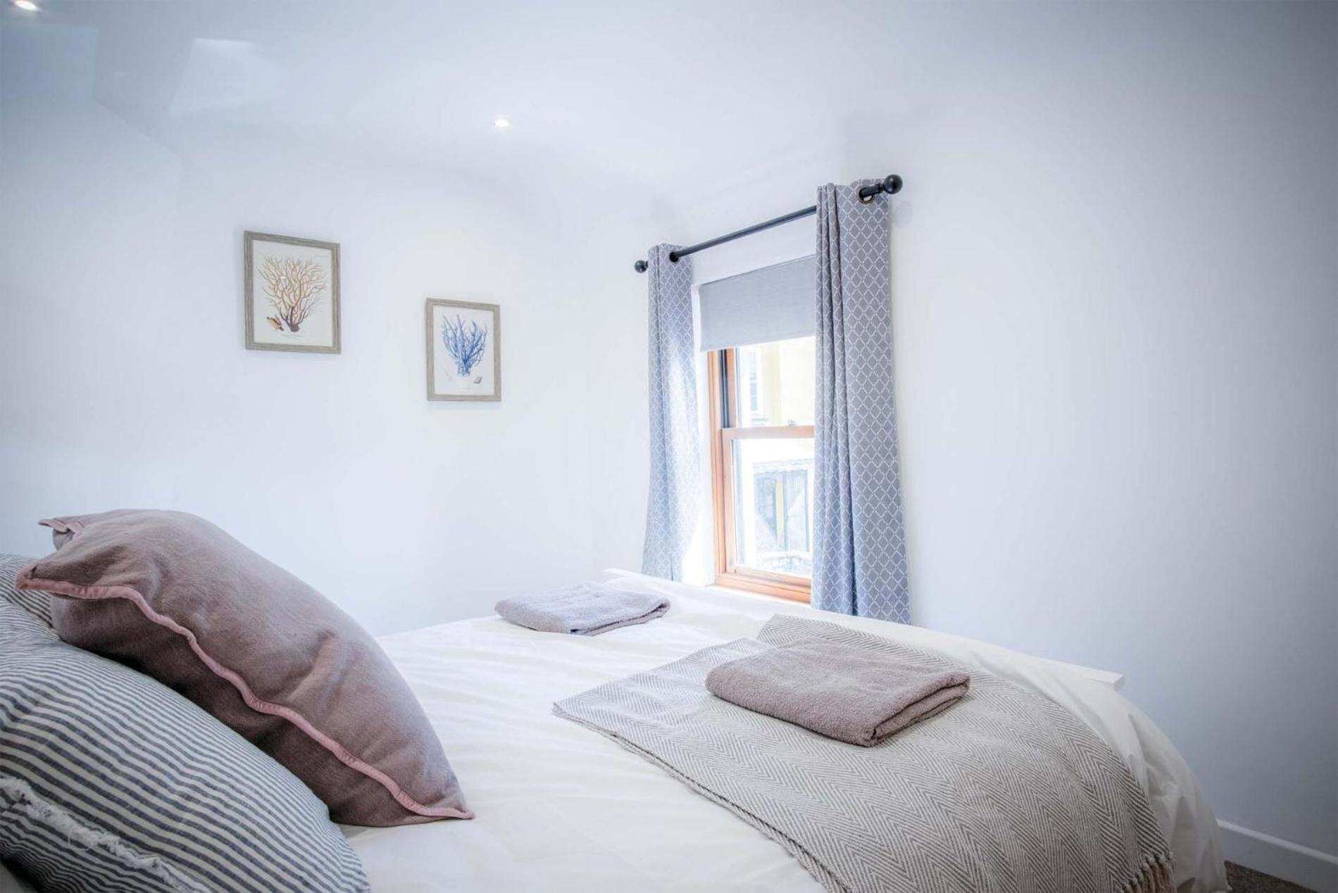 The - 2 Bedroom - Holiday home Tenby
