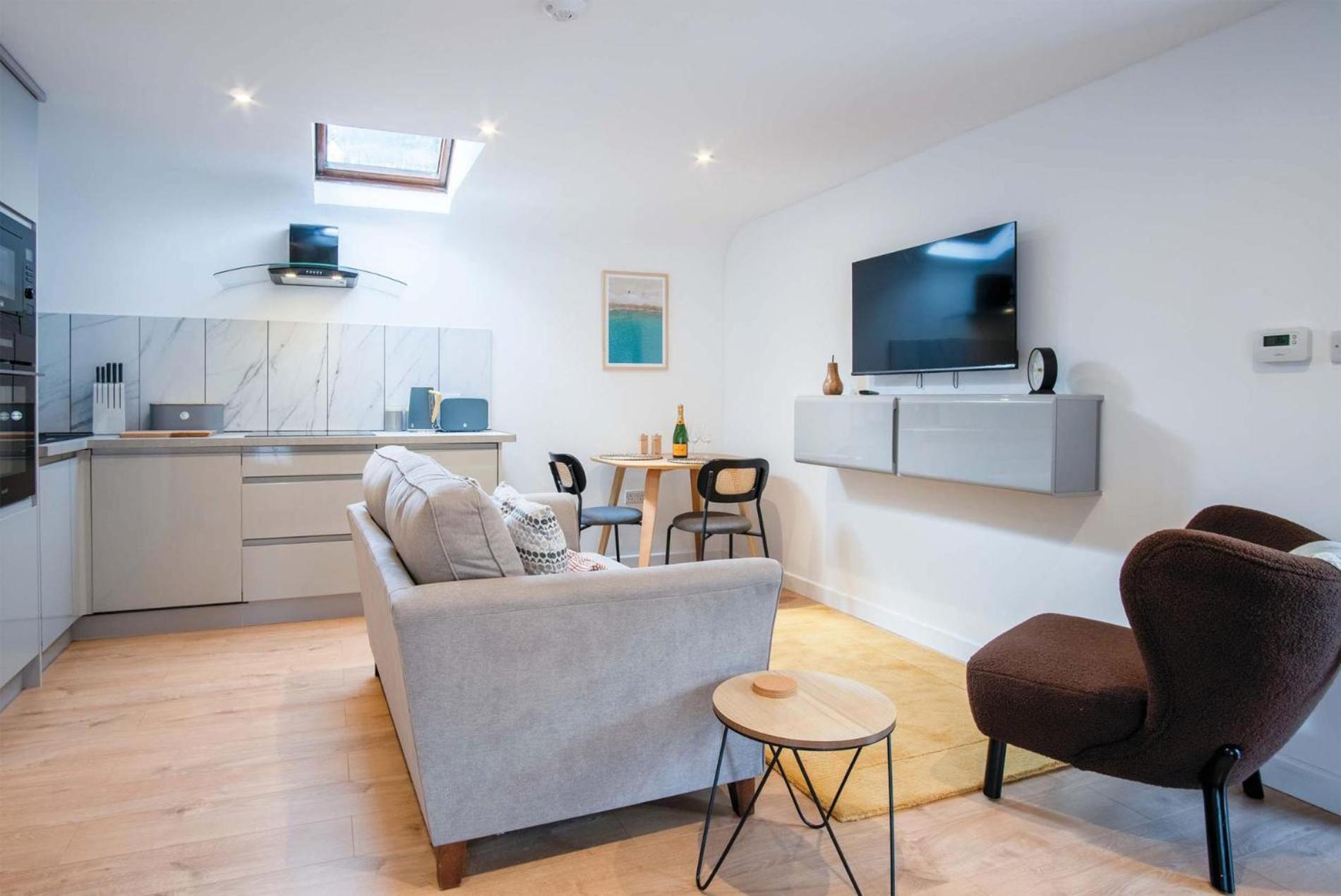 Flat 2 - 1 Bedroom - Holiday home *