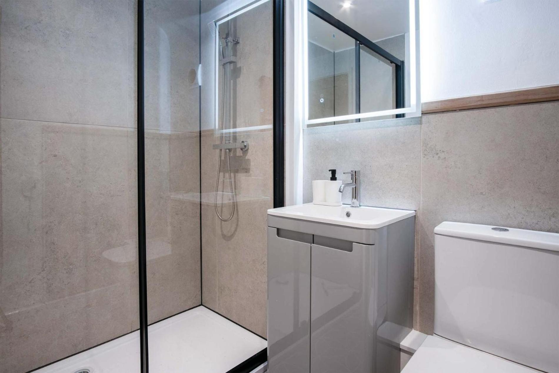 Flat 2 - 1 Bedroom - Tenby