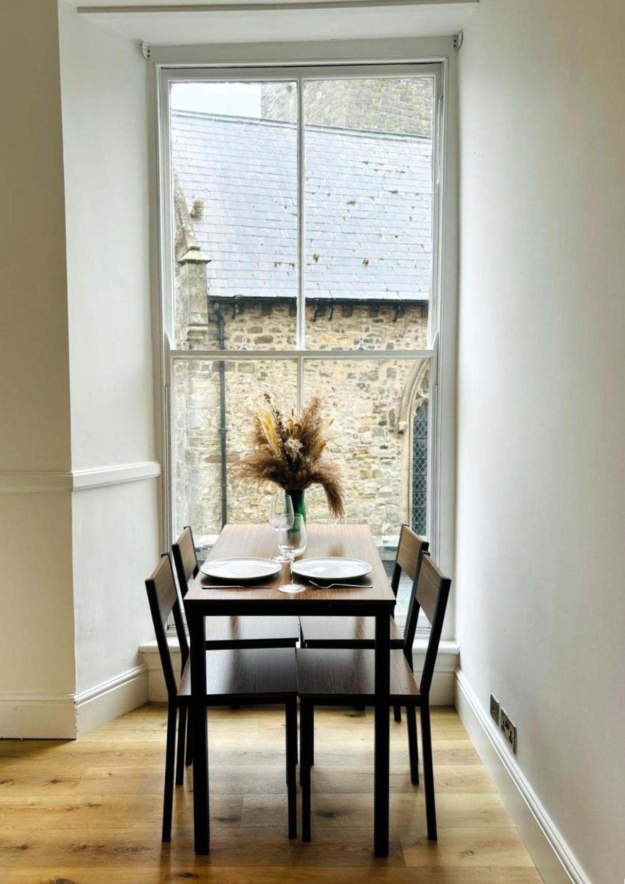 Apartment 2 Treasured Tenbyaprtmt In Town For 4 Tenby